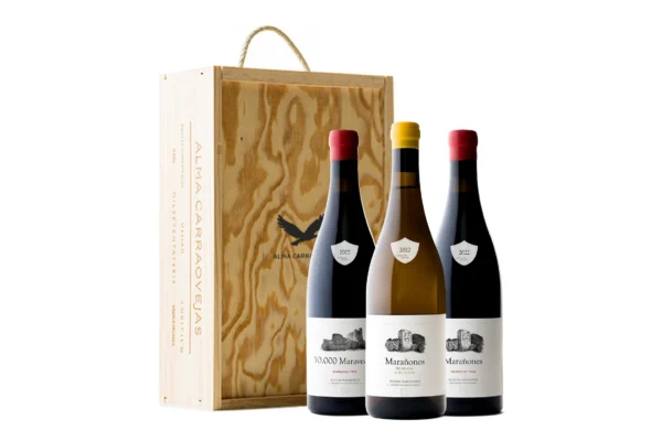 Estuche de madera Bodega Marañones, 30.000 Maravedíes 2022 + Marañones Blanco 2022 + Marañones Tinto 2022 · 75cl
