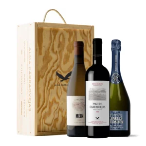 Estuche de madera Alma Carraovejas, Pago de Carraovejas 2023 + Meín Castes Brancas 2023 + Charles Heidsieck Brut Reserve